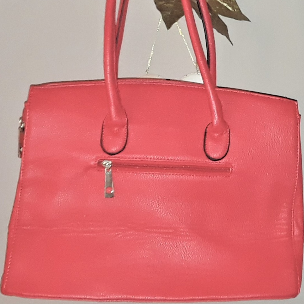 RED HANDBAG - Picture 7 of 8